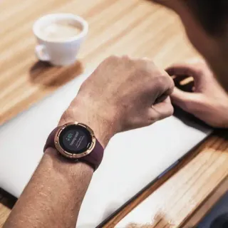 image #7 of מציאון ועודפים - שעון חכם Suunto 5 בעל HR מובנה - צבע רצועה בורדו / מסגרת נחושת