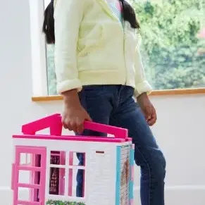 image #5 of ברבי - בית-בובות עם בריכה ומגוון אביזרים מבית Mattel