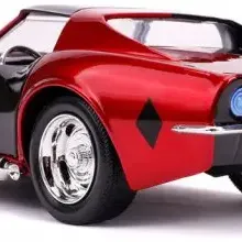 image #1 of מכונית 1969 Chevy Corvette Stingray בעיצוב הארלי קווין עם דמות מבית Jada