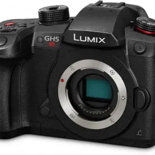 image #1 of מצלמה דיגיטלית ללא מראה Panasonic Lumix DC-GH5S Mirrorless MFT  (גוף בלבד)