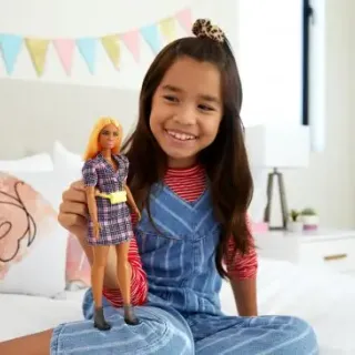 image #3 of ברבי שמלה ורודה משובצת - סדרת פאשניסטה מבית Mattel 