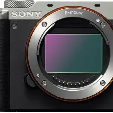 image #0 of מצלמה דיגיטלית ללא מראה Sony Alpha 7C Full Frame Mirrorless - צבע כסוף / שחור - גוף בלבד