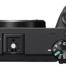 image #3 of מצלמה דיגיטלית ללא מראה Sony Alpha 6600 APS-C Mirrorless 24.2 MP - צבע שחור + כרטיס 16GB Micro SD ומתאם