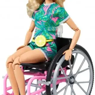 image #0 of ברבי בלונדינית עם כסא גלגלים - סדרת פאשניסטה מבית Mattel