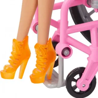 image #3 of ברבי בלונדינית עם כסא גלגלים - סדרת פאשניסטה מבית Mattel
