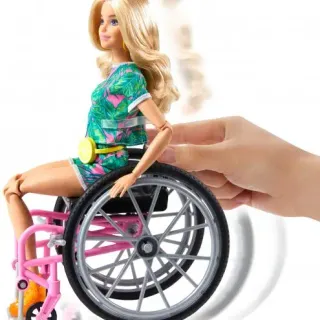 image #4 of ברבי בלונדינית עם כסא גלגלים - סדרת פאשניסטה מבית Mattel