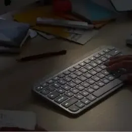 image #2 of מקלדת מיני אלחוטית בלוטות' מוארת Logitech MX Keys Mini - כסוף / לבן - עבור מחשבי MAC