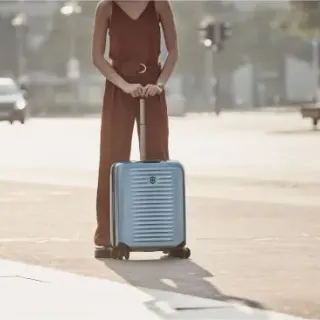 image #3 of מזוודה קשיחה 21.7 אינץ' Victorinox Airox Hard Carry-On Bag - כחול בהיר 